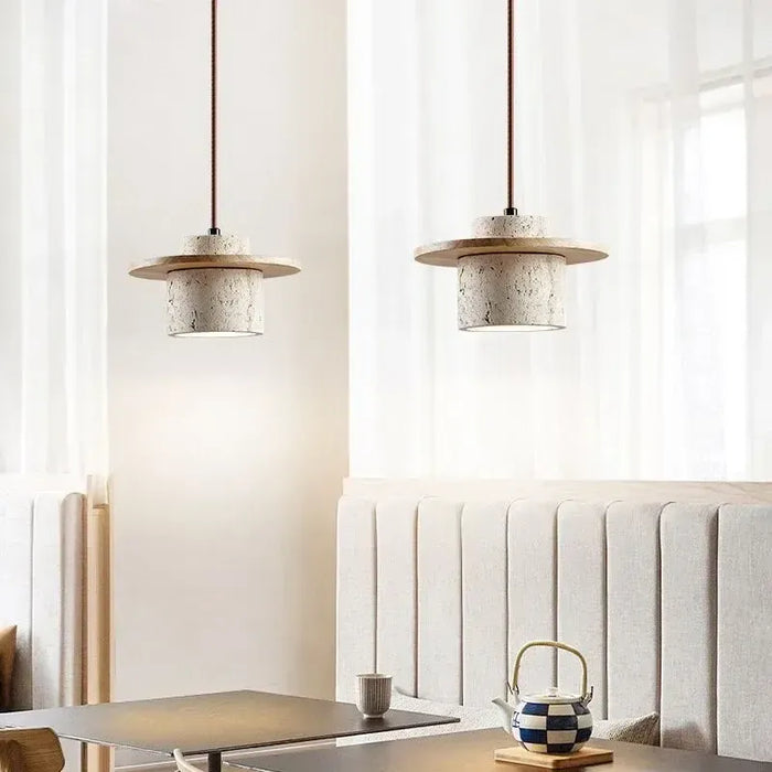 Naturlig travertinlampa TAKLAMPA.SE